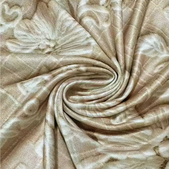 2  piece, Elegant Cream pants and top - Picture 4 of 4